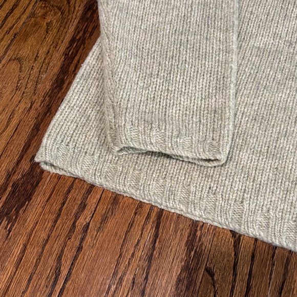 J. Crew womens
green Crewneck Sweater size large - Picture 3 of 5